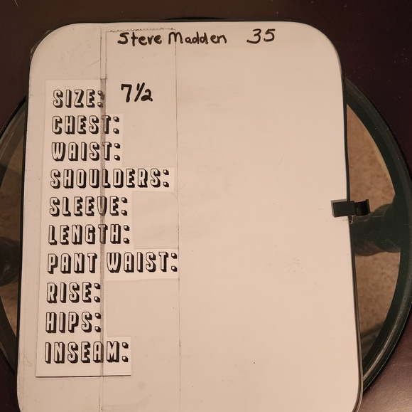 Steve Madden Women's black flat sandals - Picture 4 of 4